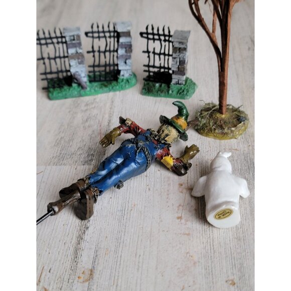 Halloween Gates scarecrow ghost Village accessory set decor - Picture 7 of 9